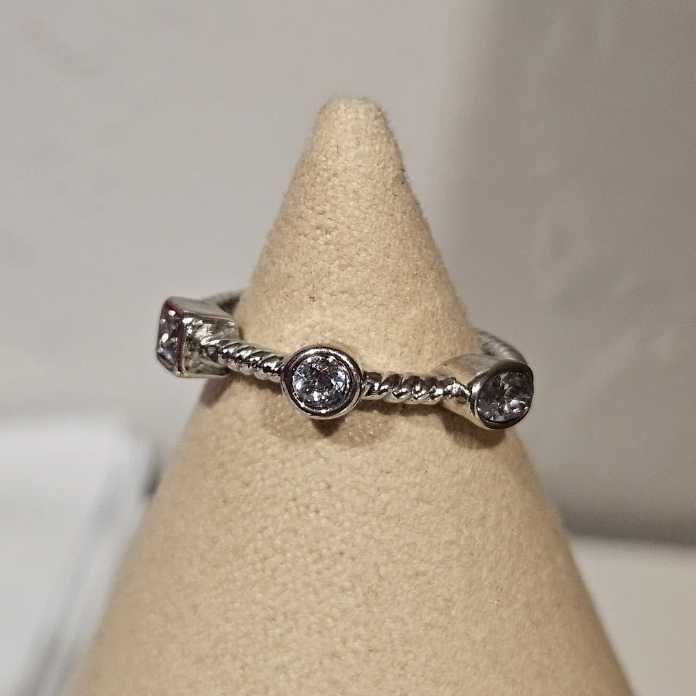 Silver Women's Ring Rhinestone Funky Twisted Jewelry Size 7.5